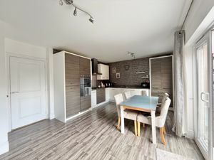 Photo 13- click for photo gallery